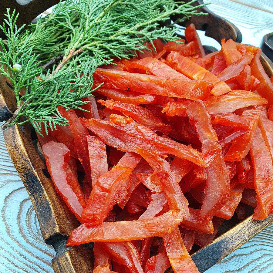 Карпаччо "ПИКАНТНОЕ" из грудки куриной сырокопчёный ТМ ООО "МК-БАЛТИКА" (0,5 кг.)