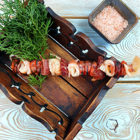 Морской коктейль на шпажке (тунец, кальмар, мидии) (70 гр.)